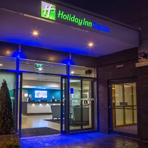 https://manchester-airport-runger-lane-south-premier-inn.hotelsin-chester.com